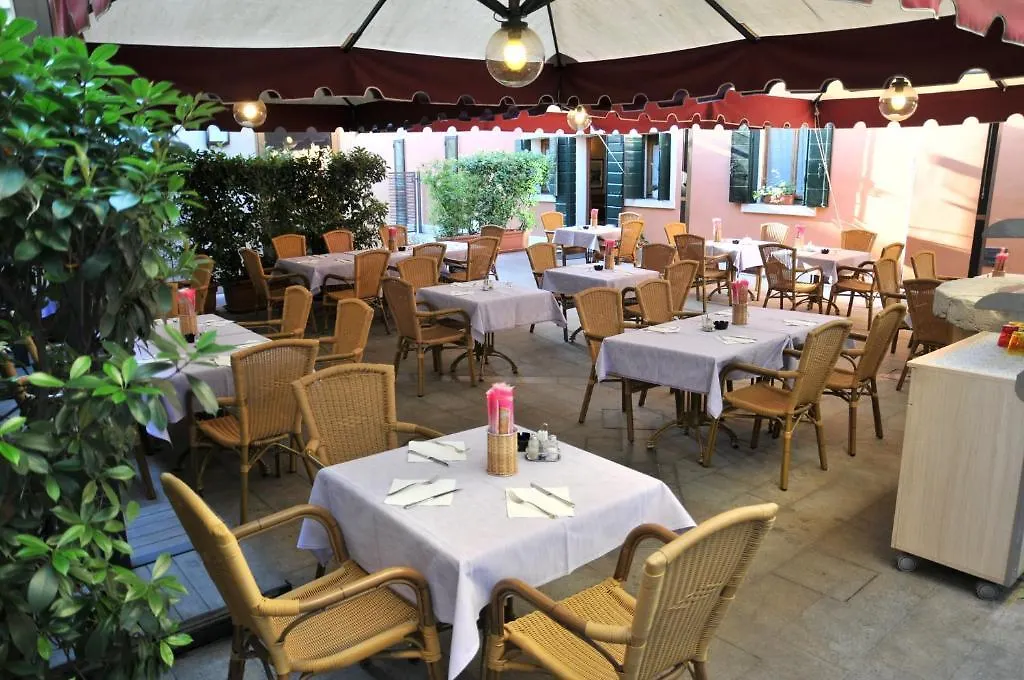 **  Hotel 5 Colonne Mirano Italy
